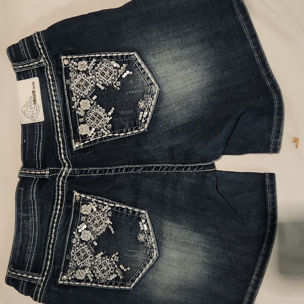 Grace | Dark Wash Denim Shorts | White Embroidered Stitching - Picture 5 of 7